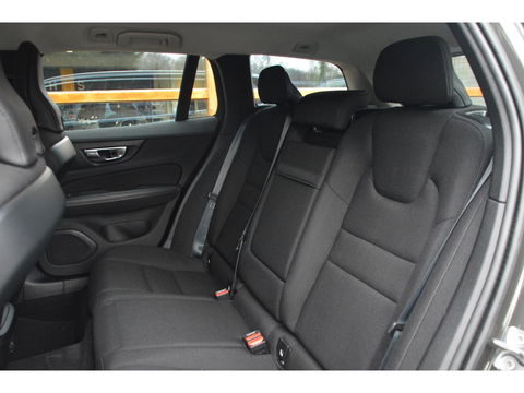 Volvo V60 B3 Business Pro | Pilot-Assist | Apple Carplay | Bluetooth | BLIS |