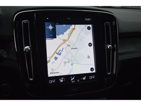 Volvo XC40 T4 Recharge Plus Dark | Stoel + Stuur verwarming | Trekhaak | Adapative Cruise | Harman/Kardon | BLIS |