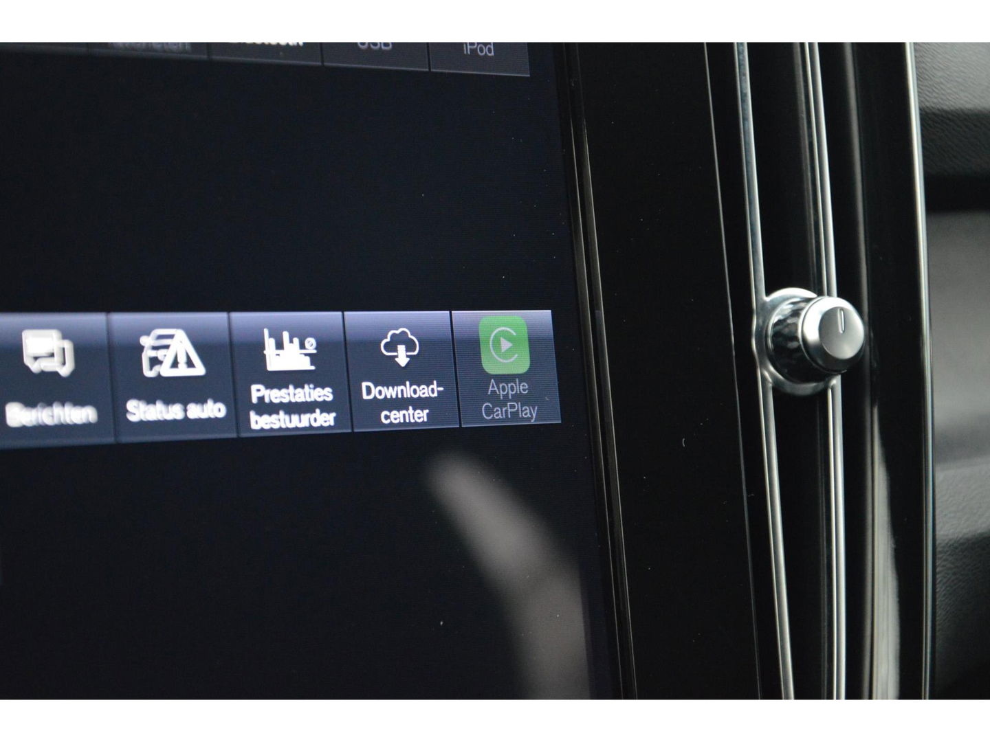 Volvo XC40 T4 Recharge Plus Dark | Stoel + Stuur verwarming | Trekhaak | Adapative Cruise | Harman/Kardon | BLIS |