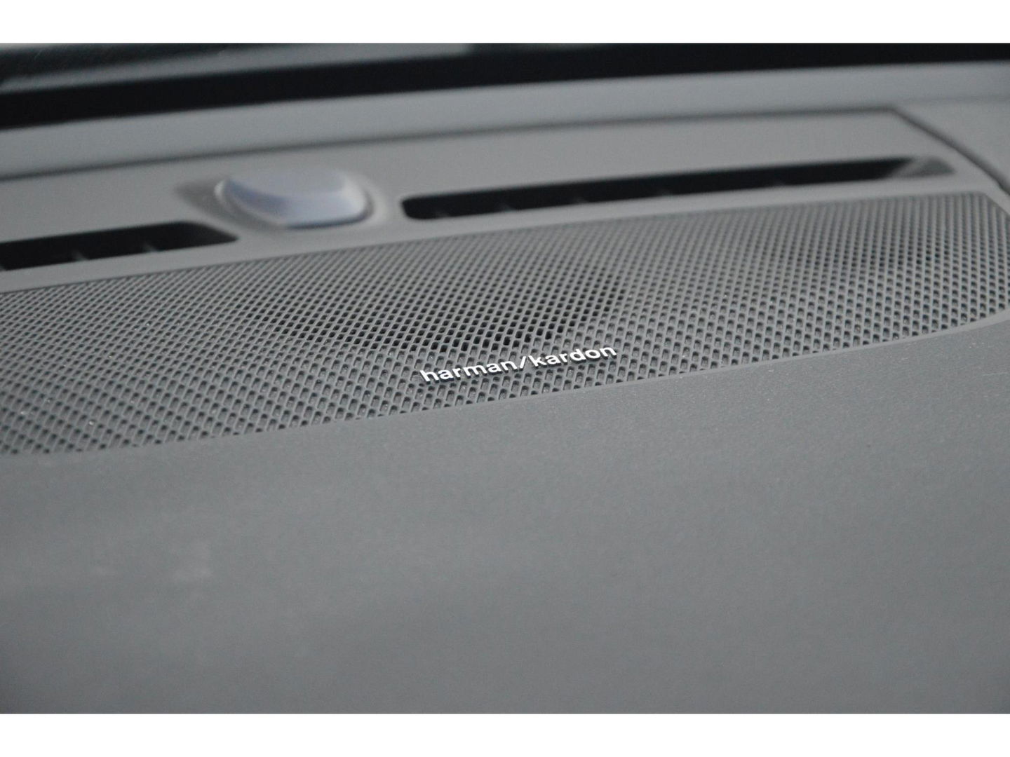 Volvo XC40 T4 Recharge Plus Dark | Stoel + Stuur verwarming | Trekhaak | Adapative Cruise | Harman/Kardon | BLIS |