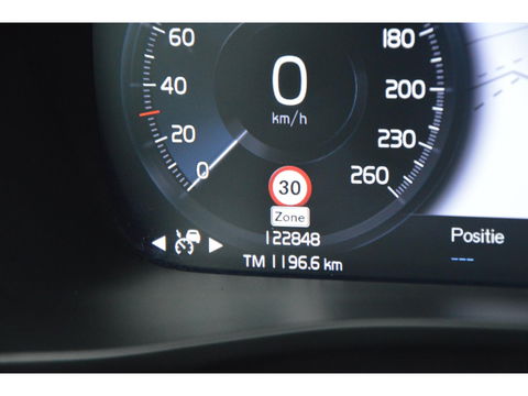 Volvo XC40 T4 Recharge Plus Dark | Stoel + Stuur verwarming | Trekhaak | Adapative Cruise | Harman/Kardon | BLIS |