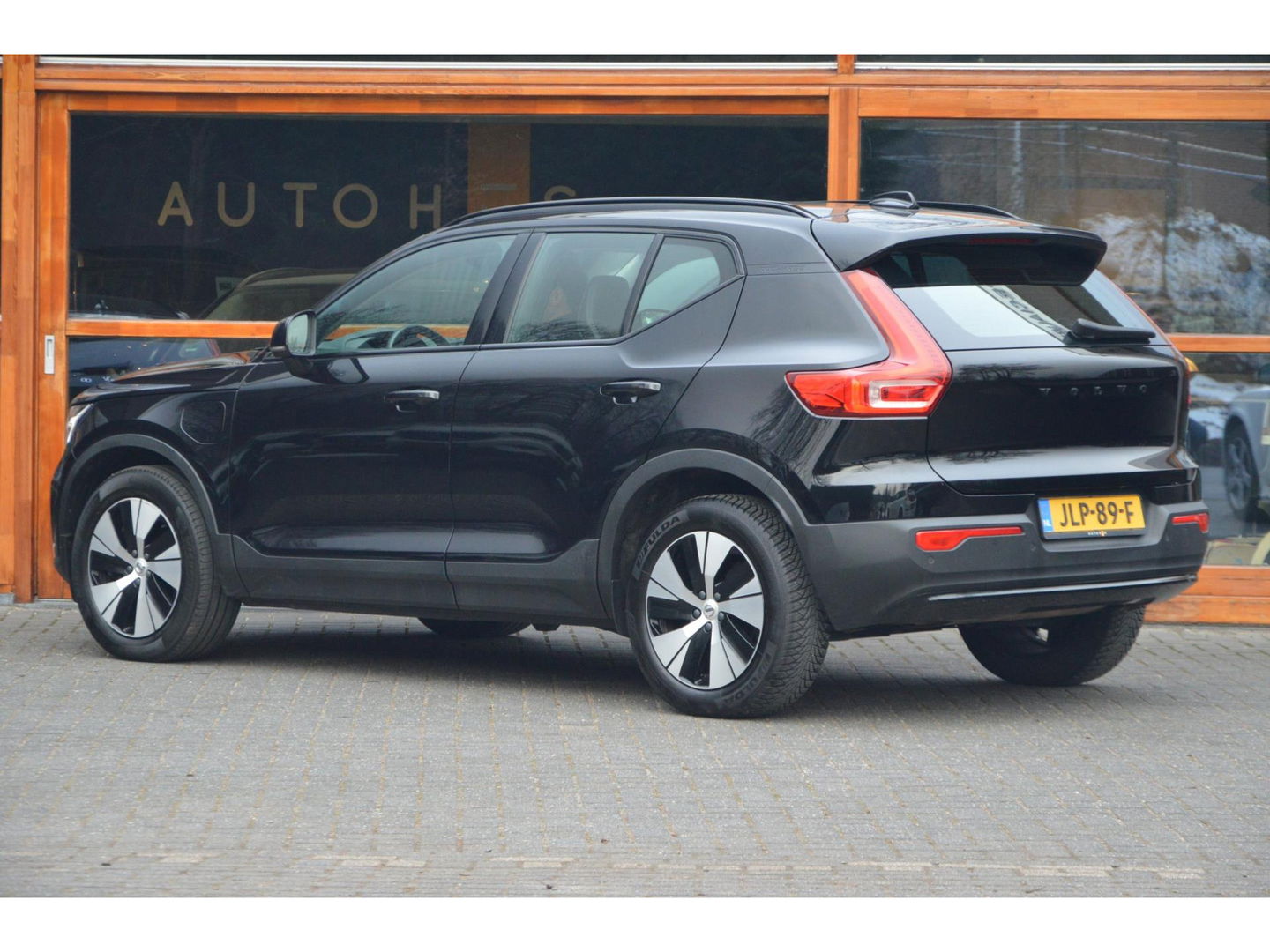 Volvo XC40 T4 Recharge Plus Dark | Stoel + Stuur verwarming | Trekhaak | Adapative Cruise | Harman/Kardon | BLIS |