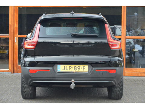 Volvo XC40 T4 Recharge Plus Dark | Stoel + Stuur verwarming | Trekhaak | Adapative Cruise | Harman/Kardon | BLIS |