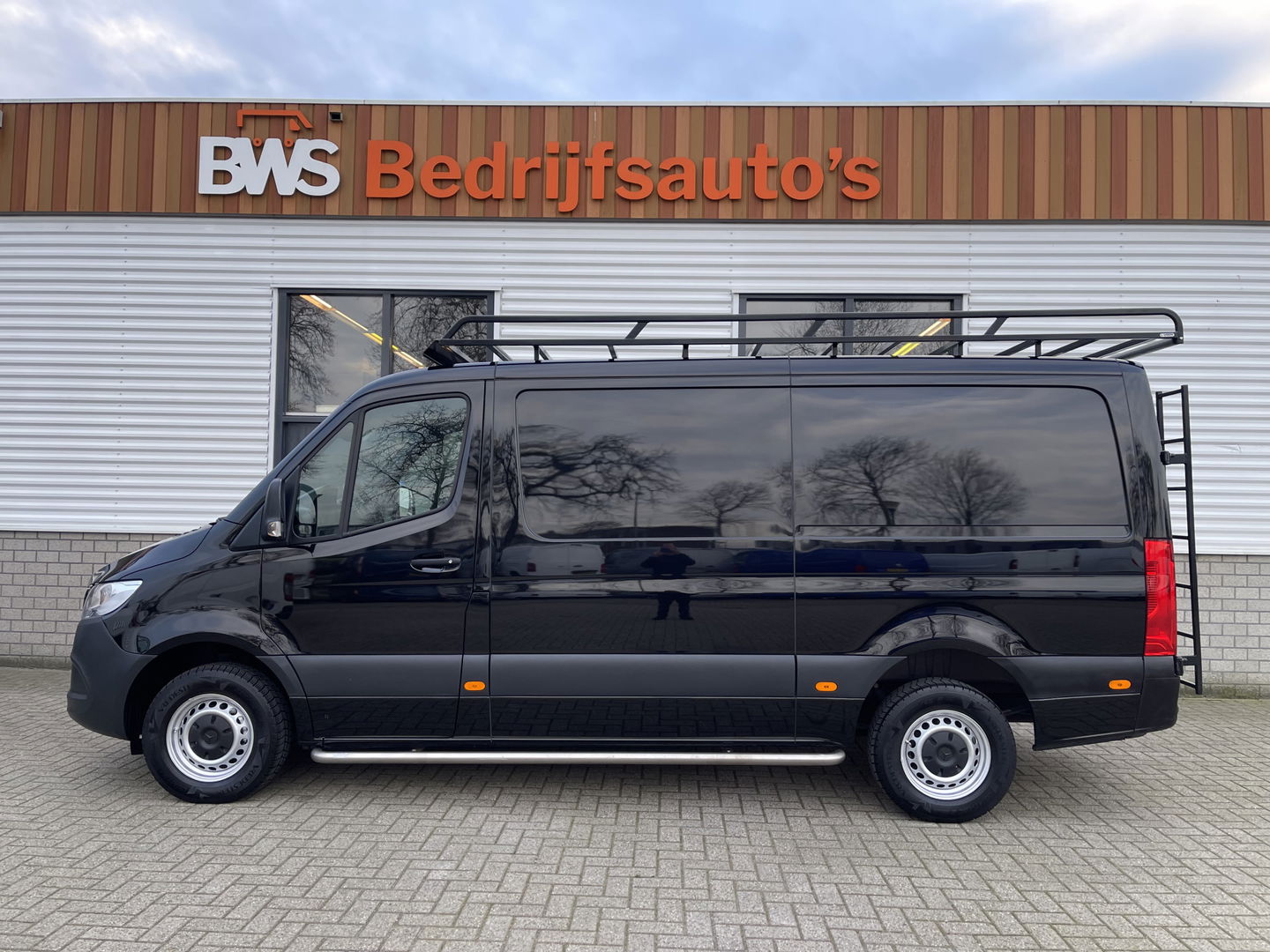 Mercedes-Benz Sprinter 315 1.9 CDI automaat L2H1 RWD / trekhaak 3500 kg ! / vaste prijs rijklaar € 37.950 ex btw / lease vanaf € 619 / cruise en climate control / imperial / navigatie / achteruit rijcamera