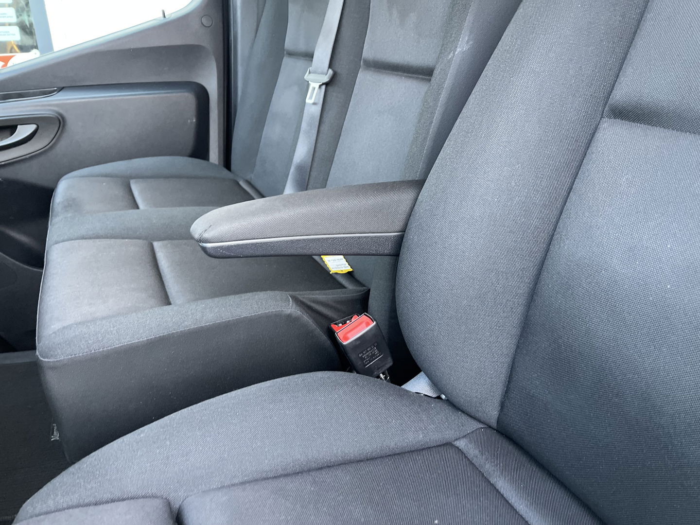 Mercedes-Benz Sprinter 315 1.9 CDI automaat L2H1 RWD / trekhaak 3500 kg ! / vaste prijs rijklaar € 37.950 ex btw / lease vanaf € 619 / cruise en climate control / imperial / navigatie / achteruit rijcamera