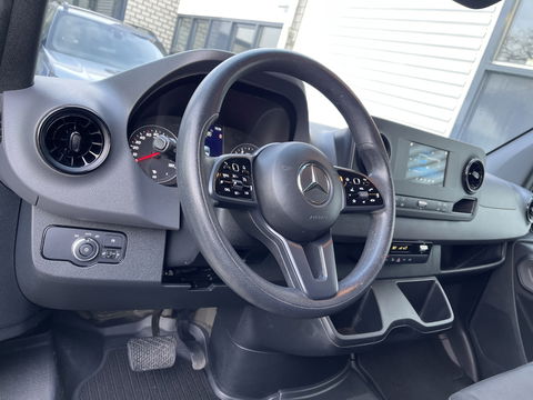 Mercedes-Benz Sprinter 315 1.9 CDI automaat L2H1 RWD / trekhaak 3500 kg ! / vaste prijs rijklaar € 37.950 ex btw / lease vanaf € 619 / cruise en climate control / imperial / navigatie / achteruit rijcamera