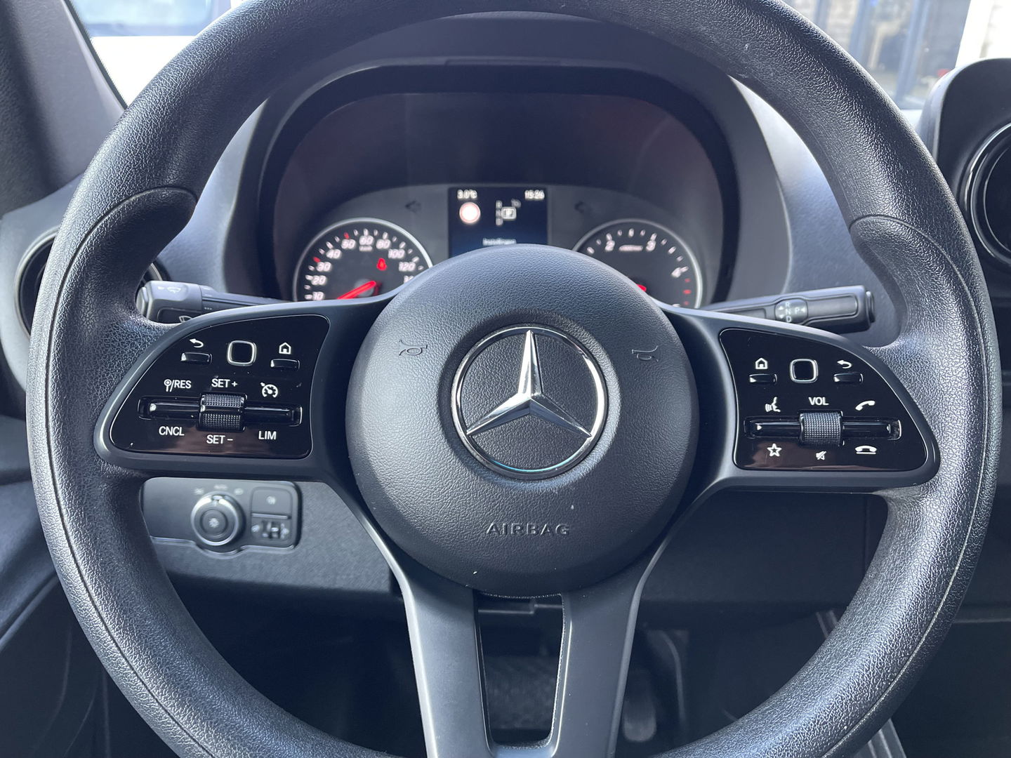 Mercedes-Benz Sprinter 315 1.9 CDI automaat L2H1 RWD / trekhaak 3500 kg ! / vaste prijs rijklaar € 37.950 ex btw / lease vanaf € 619 / cruise en climate control / imperial / navigatie / achteruit rijcamera