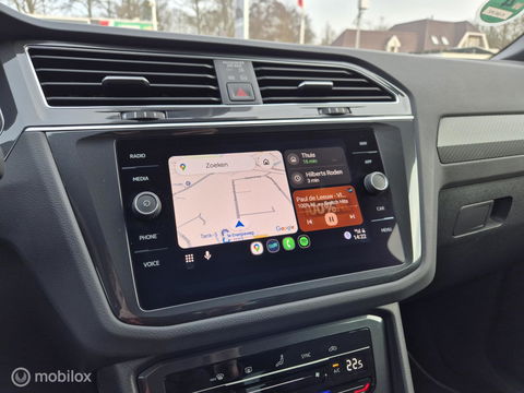 Volkswagen Tiguan 1.5 TSI R-Line, Trekhaak, Dealer onderhoud