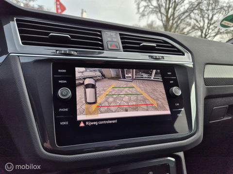 Volkswagen Tiguan 1.5 TSI R-Line, Trekhaak, Dealer onderhoud