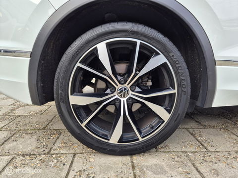 Volkswagen Tiguan 1.5 TSI R-Line, Trekhaak, Dealer onderhoud