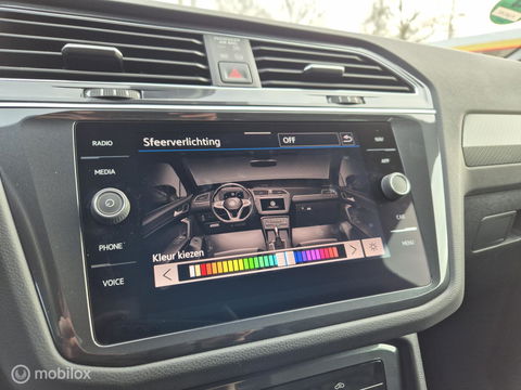 Volkswagen Tiguan 1.5 TSI R-Line, Trekhaak, Dealer onderhoud