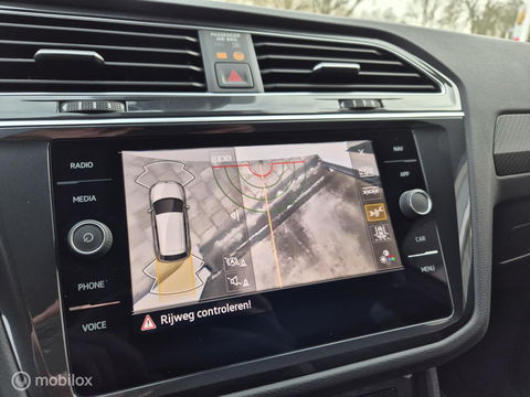 Volkswagen Tiguan 1.5 TSI R-Line, Trekhaak, Dealer onderhoud