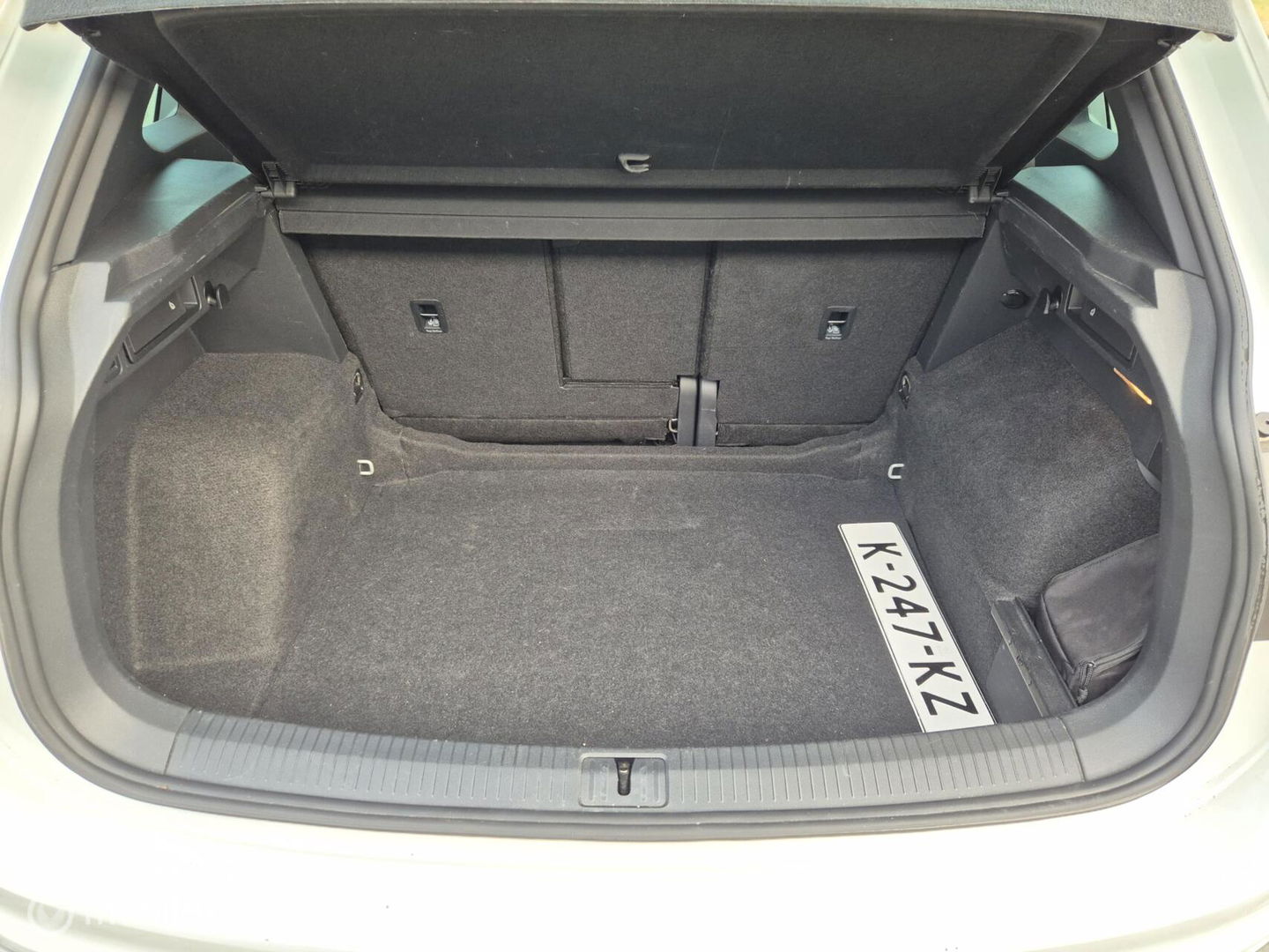 Volkswagen Tiguan 1.5 TSI R-Line, Trekhaak, Dealer onderhoud