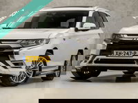 Mitsubishi Outlander - 2.4 PHEV Deluxe 225Pk Automaat (SCHUIFDAK, APPLE CARPLAY, 360 CAMERA, LEDER, ZWART HEMEL, ADAPTIVE CRUISE, GETINT GLAS, STOELVERWARMING, NIEUWE APK, NIEUWSTAAT)