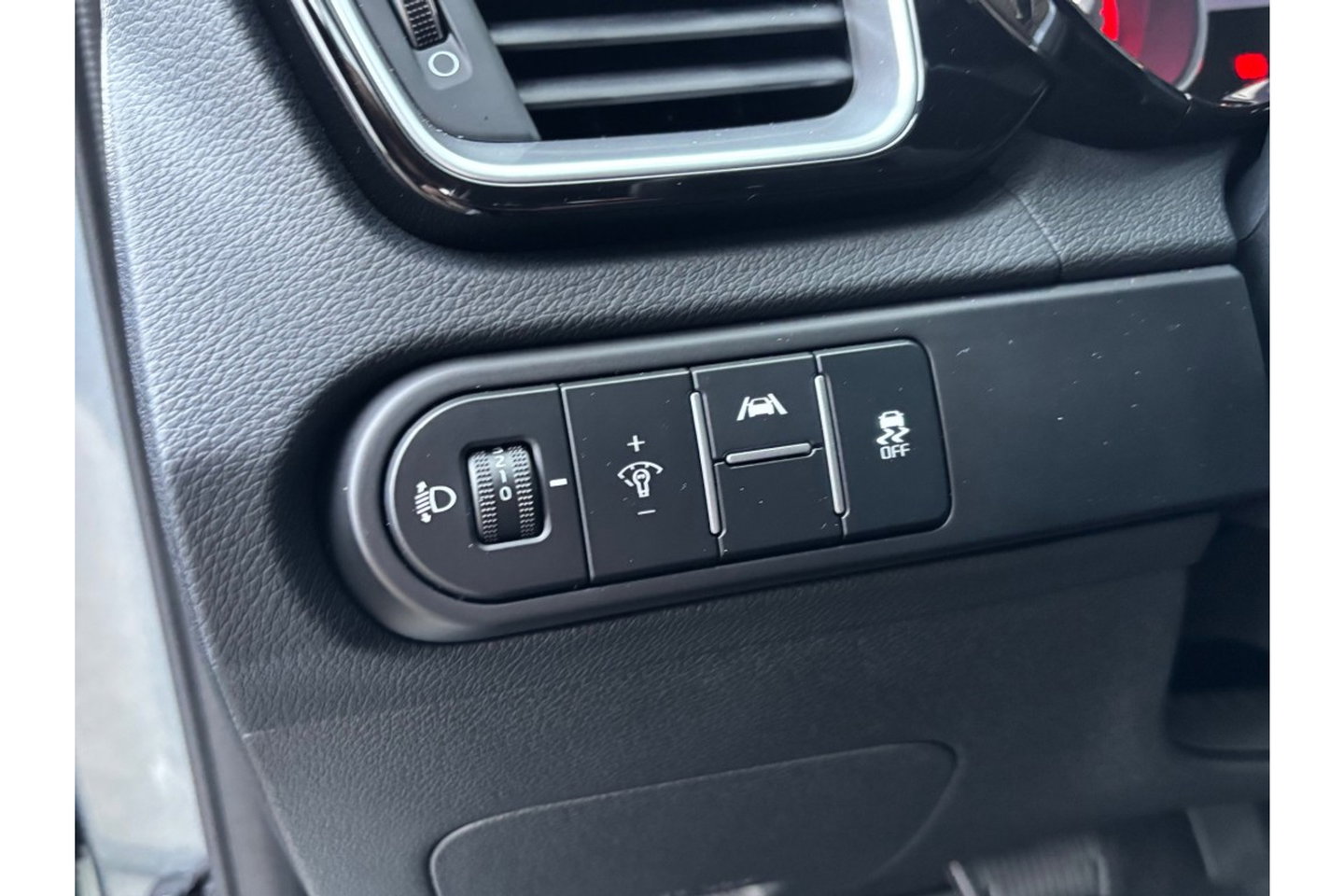 Kia Ceed 1.5 T-GDI AUTOMAAT DYNAMICLINE NAVI PDC WINTERPACK.