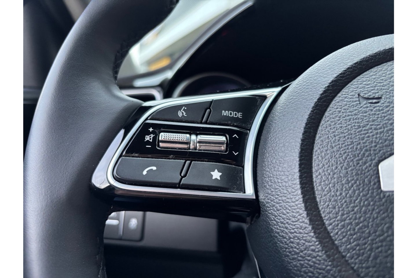 Kia Ceed 1.5 T-GDI AUTOMAAT DYNAMICLINE NAVI PDC WINTERPACK.