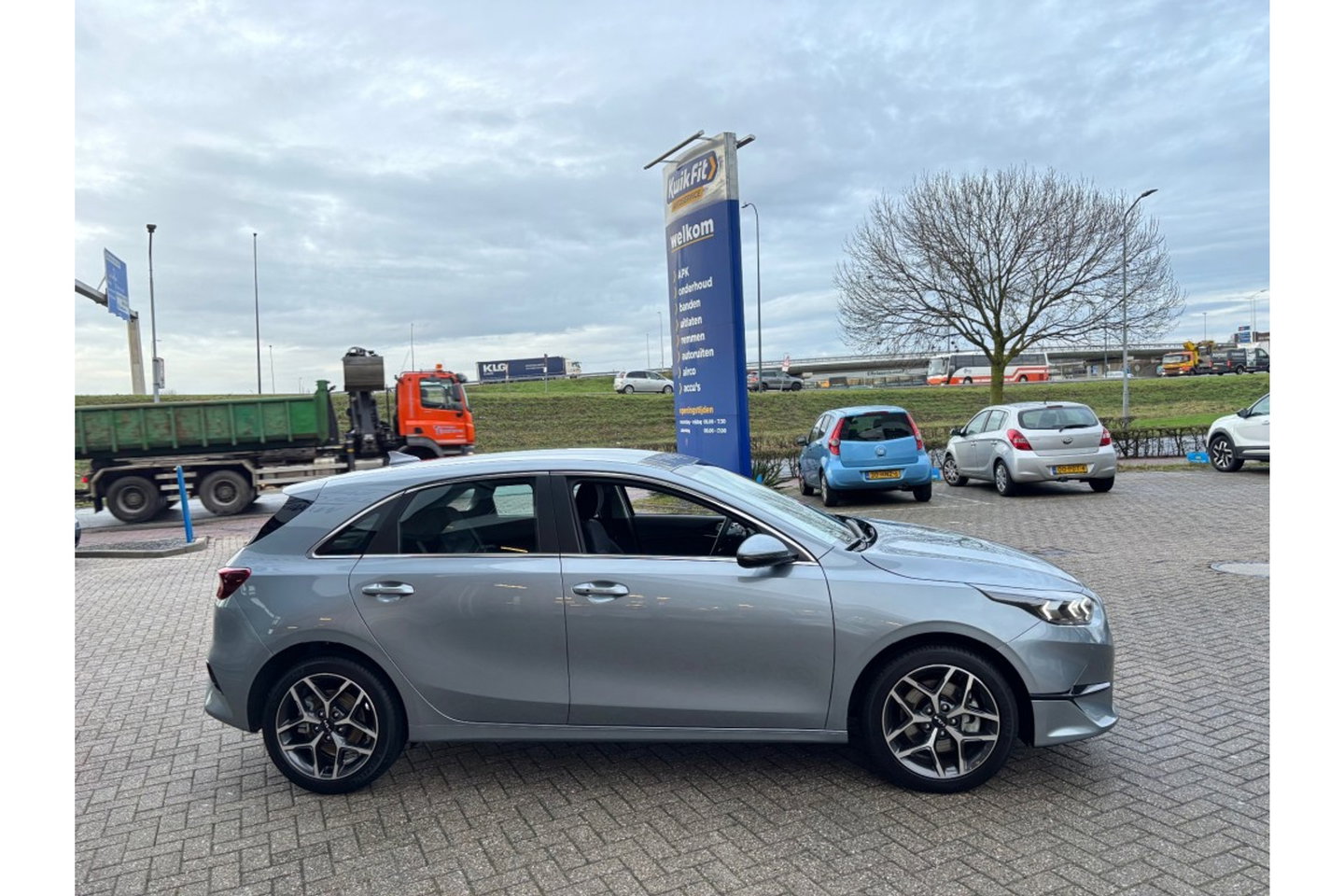 Kia Ceed 1.5 T-GDI AUTOMAAT DYNAMICLINE NAVI PDC WINTERPACK.