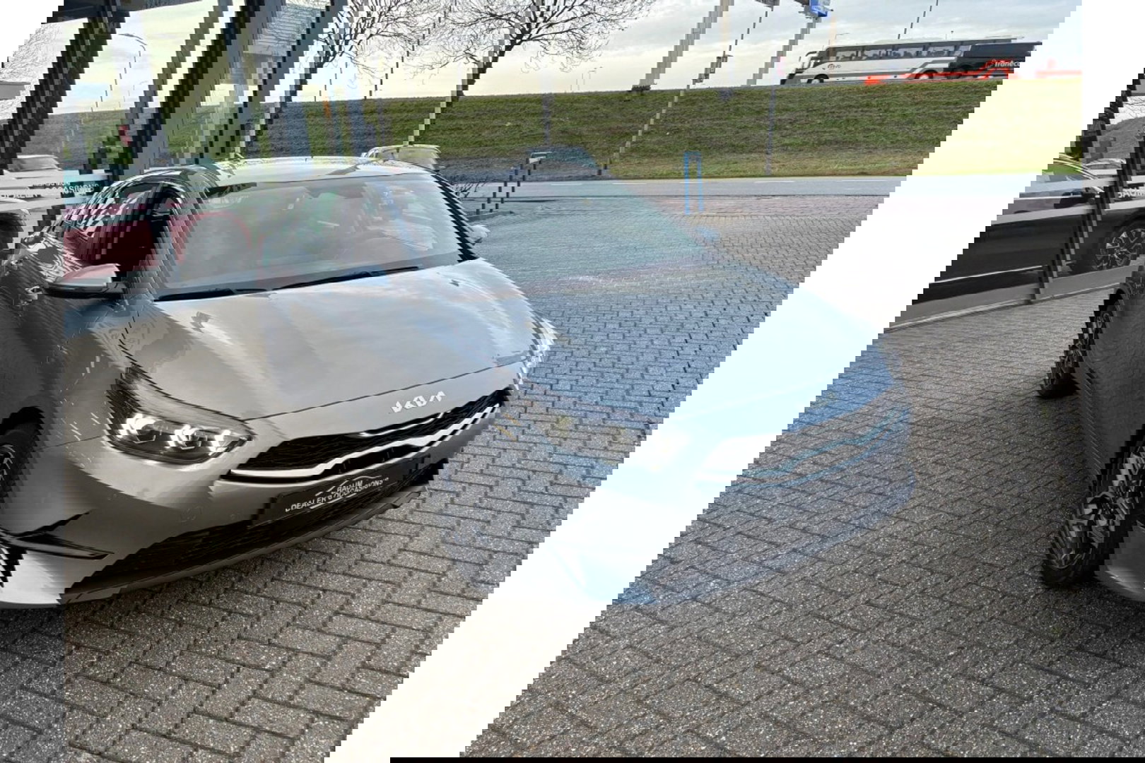 Kia Ceed 1.5 T-GDI AUTOMAAT DYNAMICLINE NAVI PDC WINTERPACK.