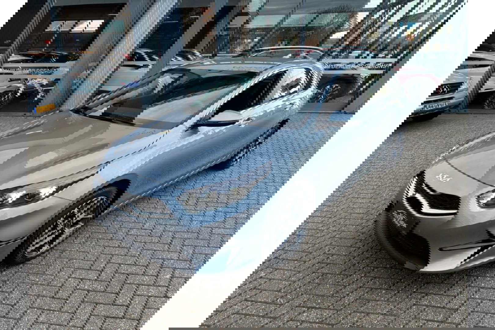 Kia Ceed 1.5 T-GDI AUTOMAAT DYNAMICLINE NAVI PDC WINTERPACK.