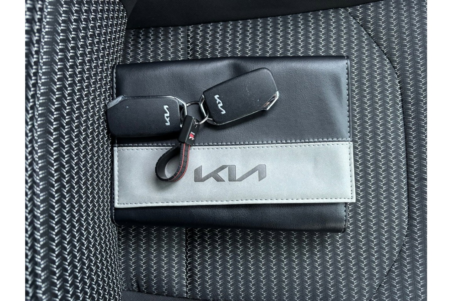 Kia Ceed 1.5 T-GDI AUTOMAAT DYNAMICLINE NAVI PDC WINTERPACK.