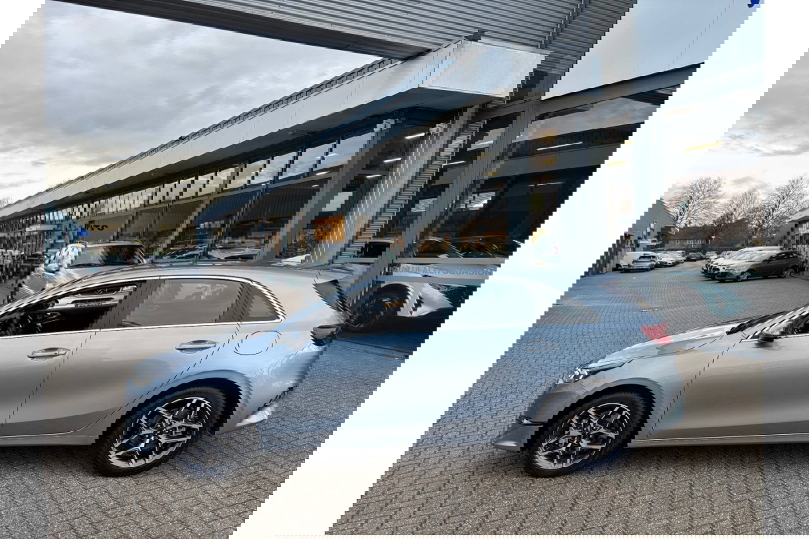 Kia Ceed 1.5 T-GDI AUTOMAAT DYNAMICLINE NAVI PDC WINTERPACK.