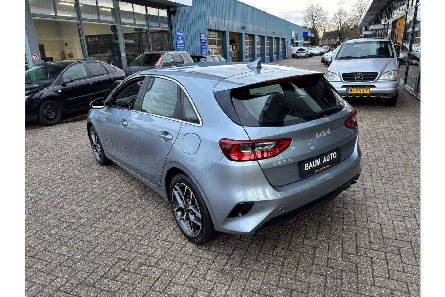 Kia Ceed 1.5 T-GDI AUTOMAAT DYNAMICLINE NAVI PDC WINTERPACK.