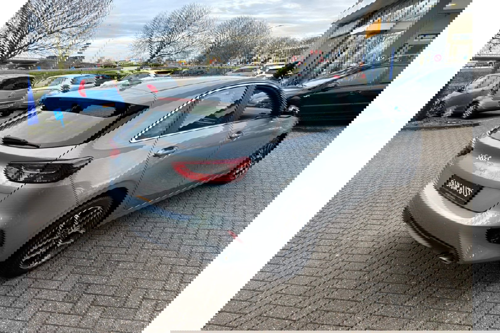 Kia Ceed 1.5 T-GDI AUTOMAAT DYNAMICLINE NAVI PDC WINTERPACK.