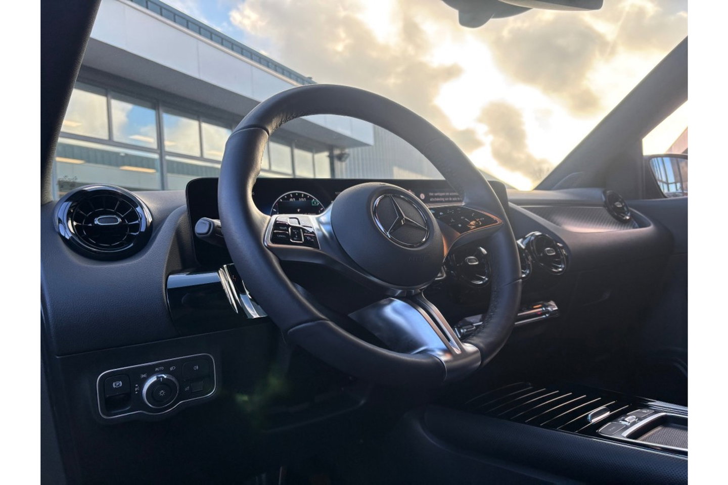 Mercedes-Benz B-Klasse 250E AUTOMAAT LUXURY LINE NAVI PDC-CAMRERA STOELVW.