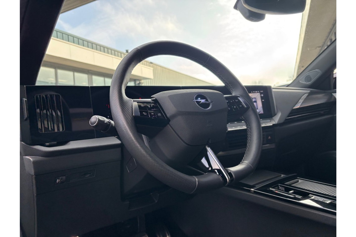 Opel Astra 1.2 GS AUTOMAAT 130PK NAVI PDC-CAMERA WINTERPACK.