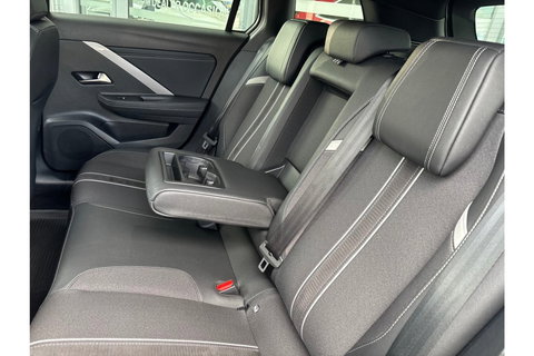 Opel Astra 1.2 GS AUTOMAAT 130PK NAVI PDC-CAMERA WINTERPACK.