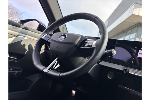 Opel Astra 1.2 GS AUTOMAAT 130PK NAVI PDC-CAMERA WINTERPACK.