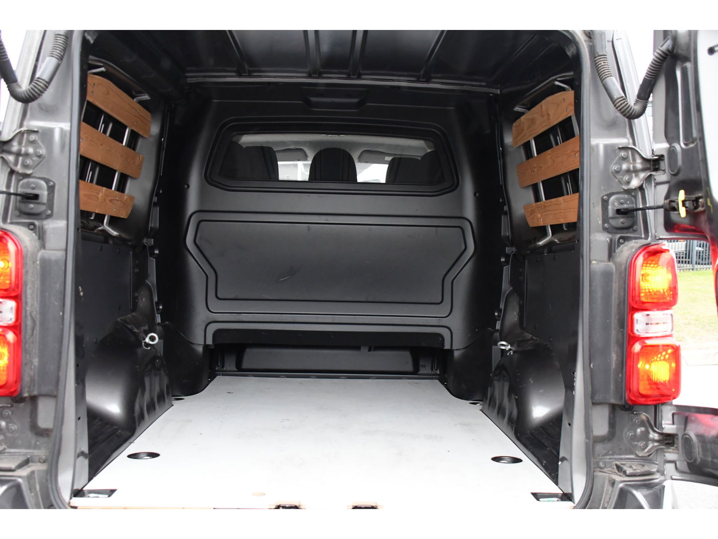 Peugeot Expert 2.0 BlueHDI 180 L3 DC PB Edition 360 Camera, Cruise, Carplay, 177pk, Clima, Head-up, Automaat 2 x Schuifdeur, NAVI, Uniek!