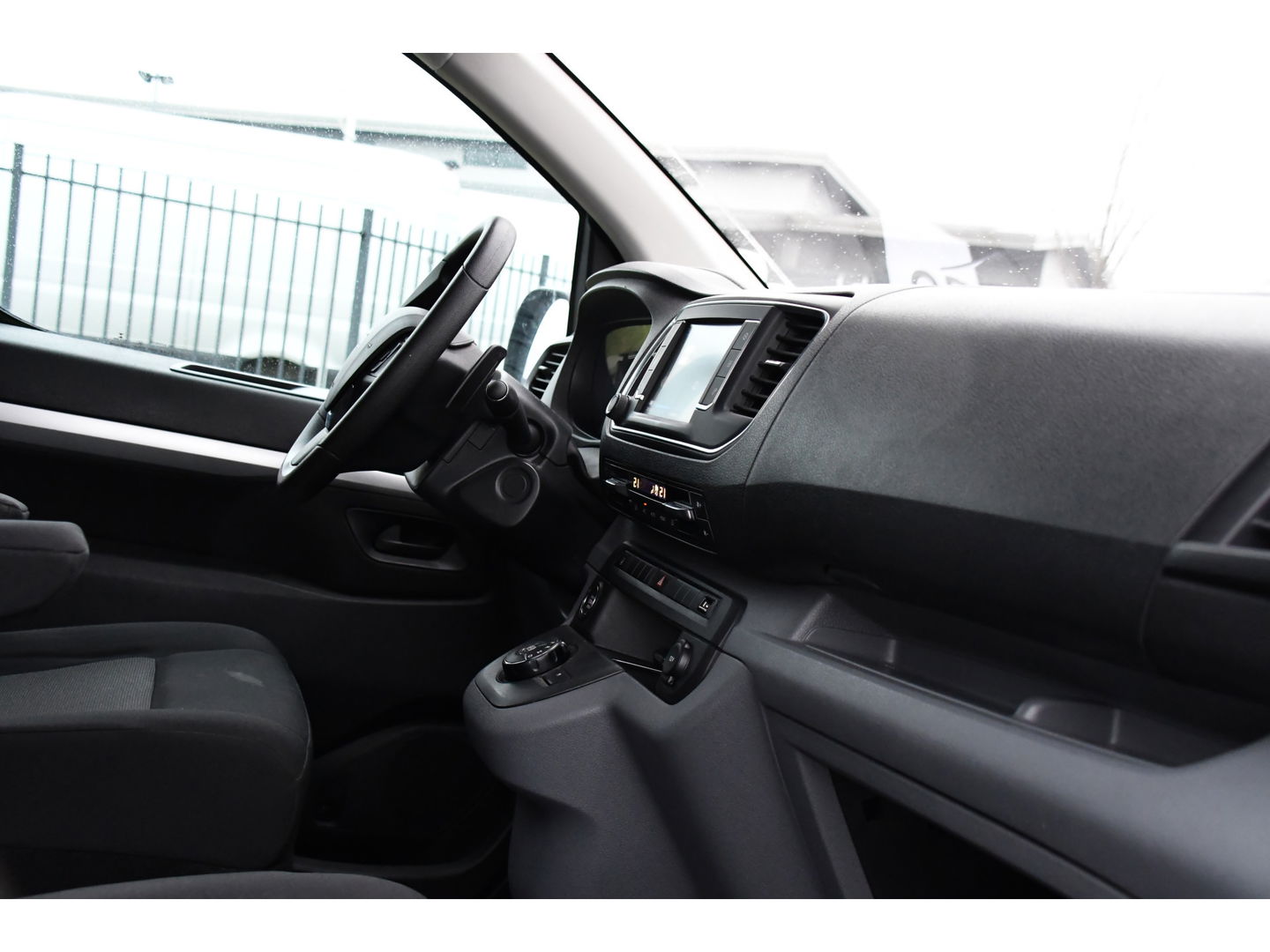 Peugeot Expert 2.0 BlueHDI 180 L3 DC PB Edition 360 Camera, Cruise, Carplay, 177pk, Clima, Head-up, Automaat 2 x Schuifdeur, NAVI, Uniek!