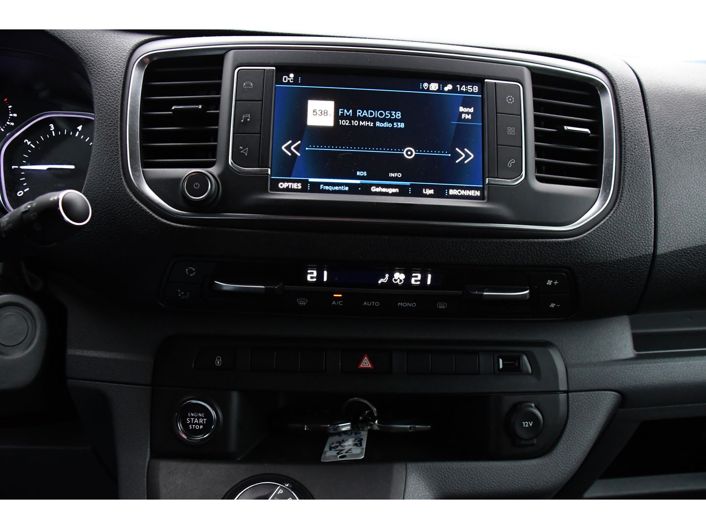 Peugeot Expert 2.0 BlueHDI 180 L3 DC PB Edition 360 Camera, Cruise, Carplay, 177pk, Clima, Head-up, Automaat 2 x Schuifdeur, NAVI, Uniek!