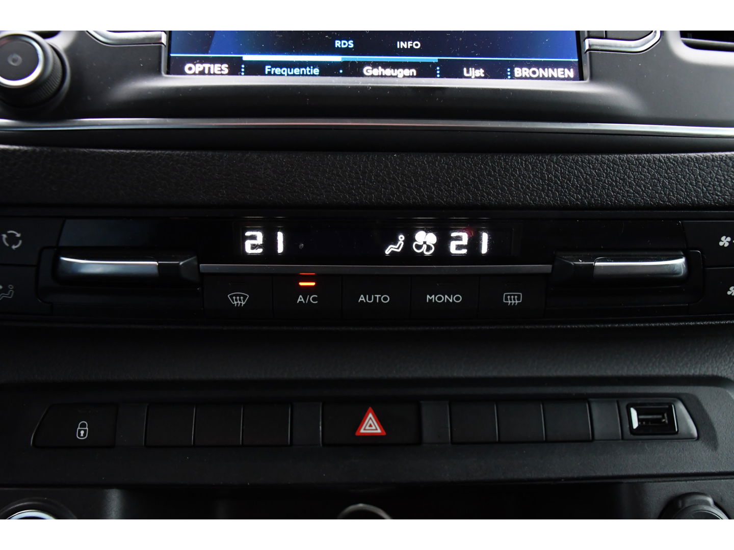 Peugeot Expert 2.0 BlueHDI 180 L3 DC PB Edition 360 Camera, Cruise, Carplay, 177pk, Clima, Head-up, Automaat 2 x Schuifdeur, NAVI, Uniek!