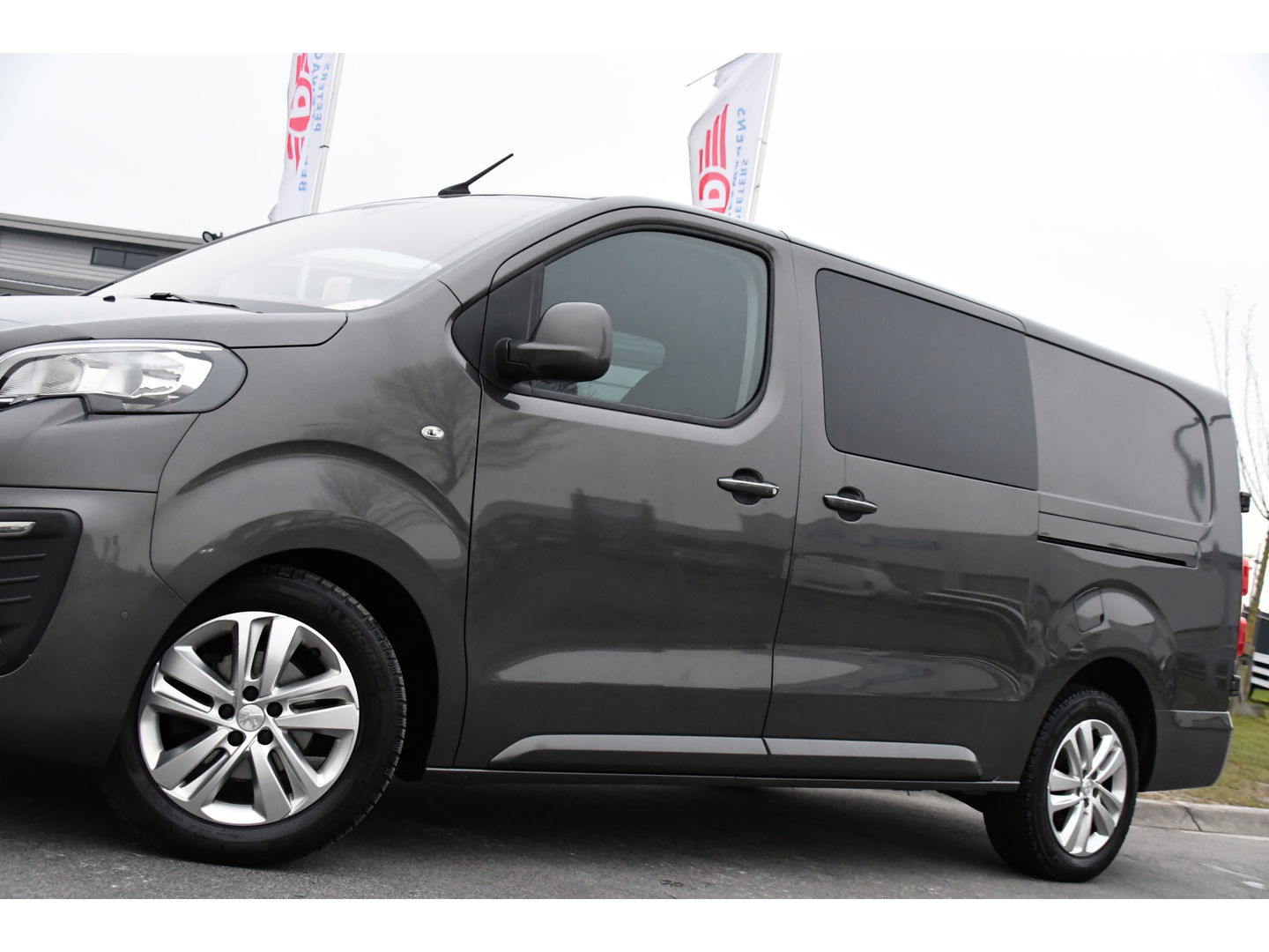 Peugeot Expert 2.0 BlueHDI 180 L3 DC PB Edition 360 Camera, Cruise, Carplay, 177pk, Clima, Head-up, Automaat 2 x Schuifdeur, NAVI, Uniek!