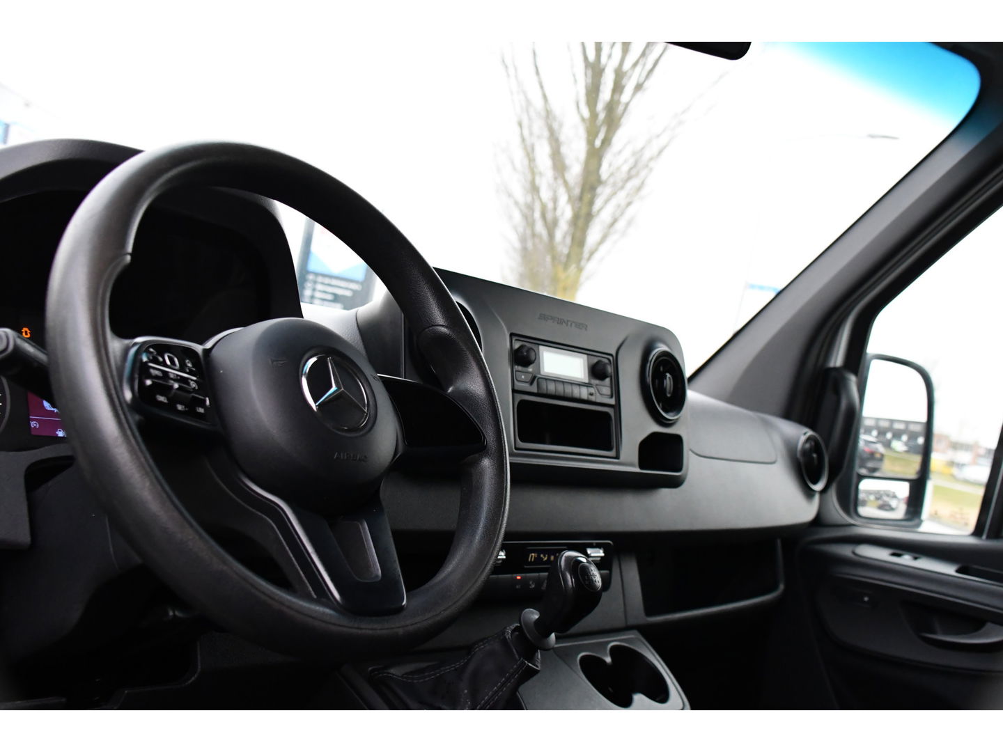 Mercedes-Benz Sprinter 319 V6 3.0 CDI L2H2 PB Edition Camera, Cruise, Stoelverwarming, 190pk, Standkachel, Airco, Uniek!