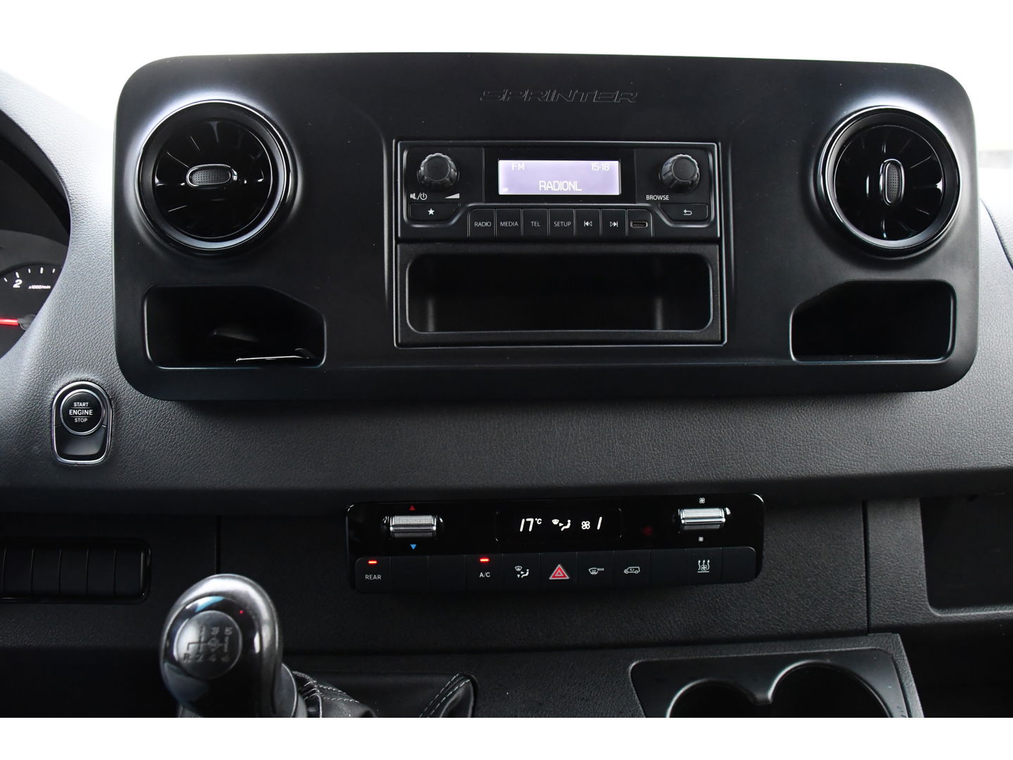 Mercedes-Benz Sprinter 319 V6 3.0 CDI L2H2 PB Edition Camera, Cruise, Stoelverwarming, 190pk, Standkachel, Airco, Uniek!