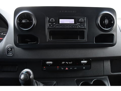 Mercedes-Benz Sprinter 319 V6 3.0 CDI L2H2 PB Edition Camera, Cruise, Stoelverwarming, 190pk, Standkachel, Airco, Uniek!