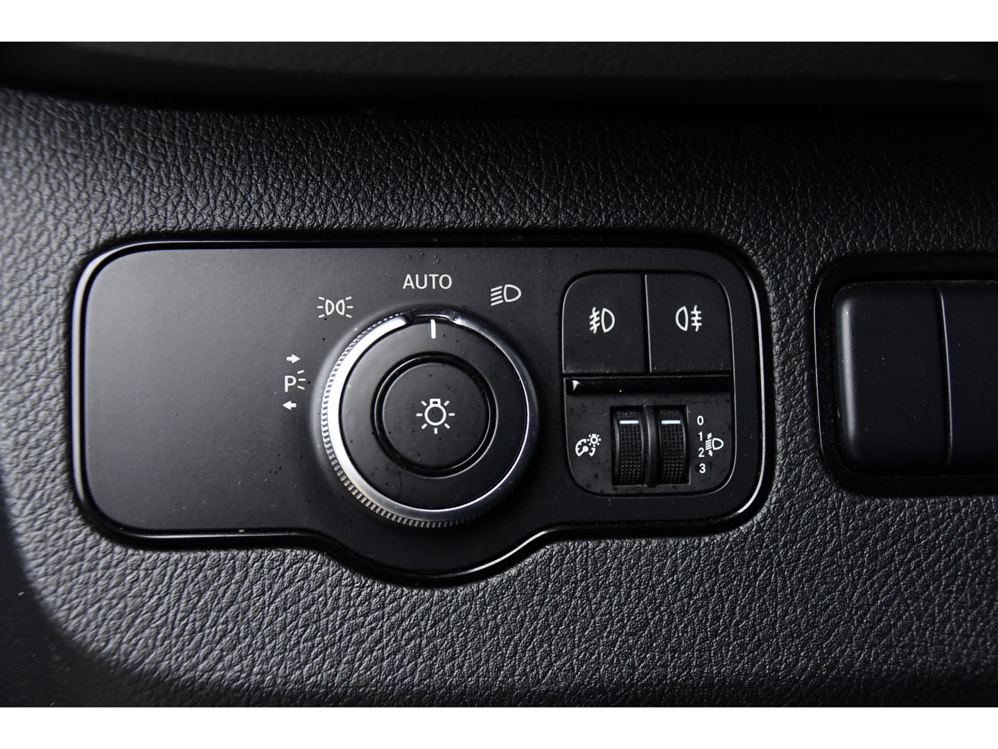 Mercedes-Benz Sprinter 319 V6 3.0 CDI L2H2 PB Edition Camera, Cruise, Stoelverwarming, 190pk, Standkachel, Airco, Uniek!