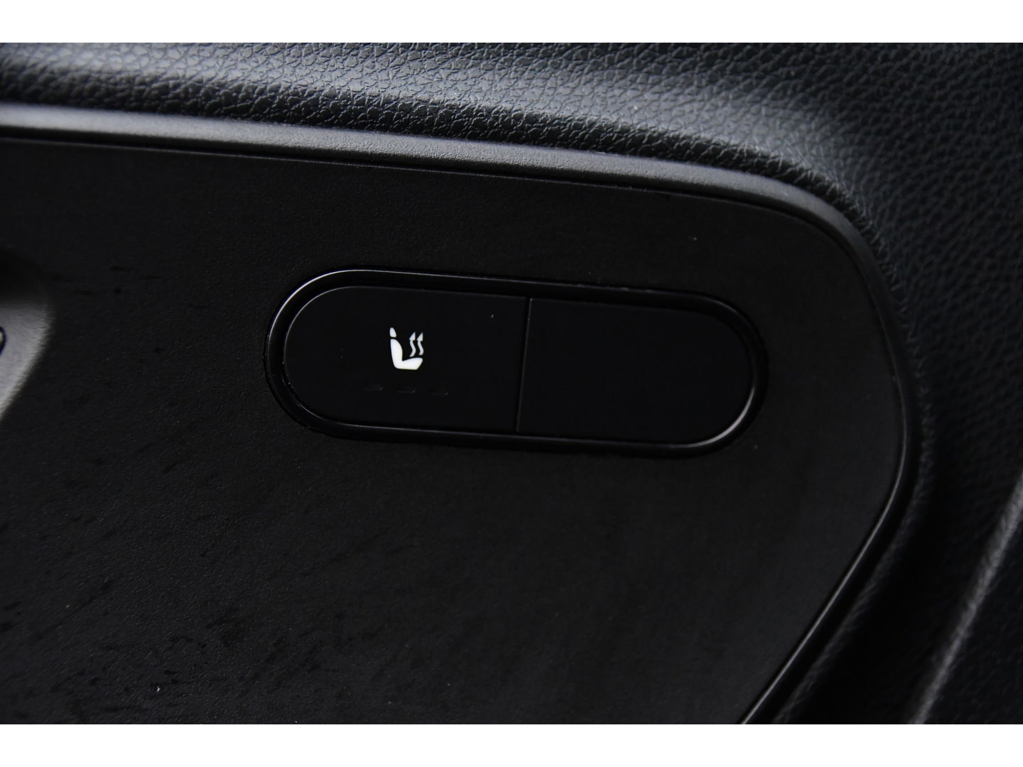 Mercedes-Benz Sprinter 319 V6 3.0 CDI L2H2 PB Edition Camera, Cruise, Stoelverwarming, 190pk, Standkachel, Airco, Uniek!