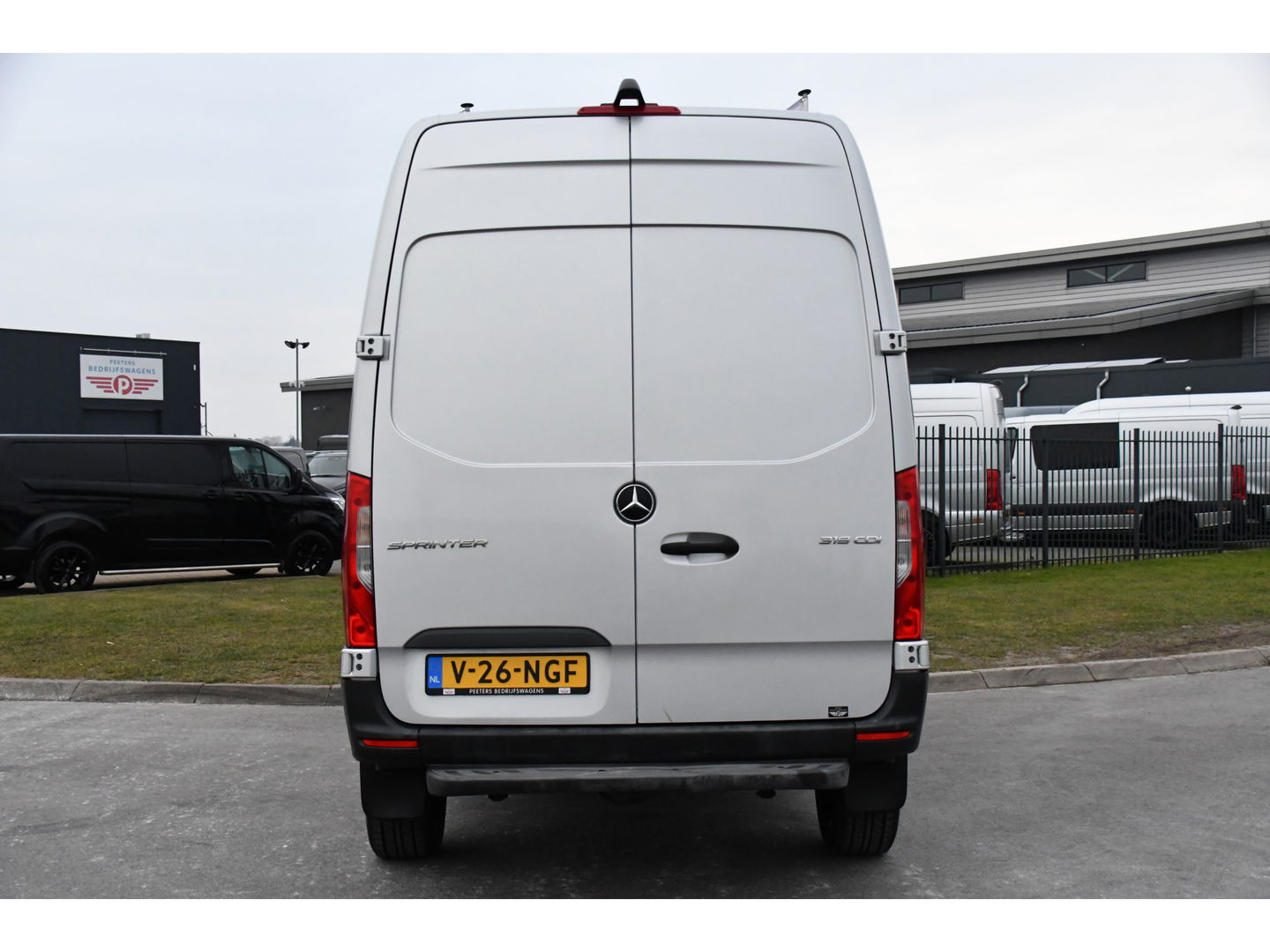 Mercedes-Benz Sprinter 319 V6 3.0 CDI L2H2 PB Edition Camera, Cruise, Stoelverwarming, 190pk, Standkachel, Airco, Uniek!