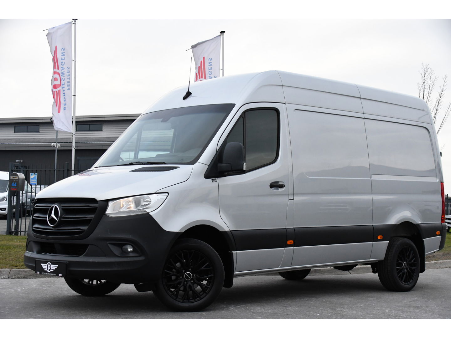 Mercedes-Benz Sprinter 319 V6 3.0 CDI L2H2 PB Edition Camera, Cruise, Stoelverwarming, 190pk, Standkachel, Airco, Uniek!