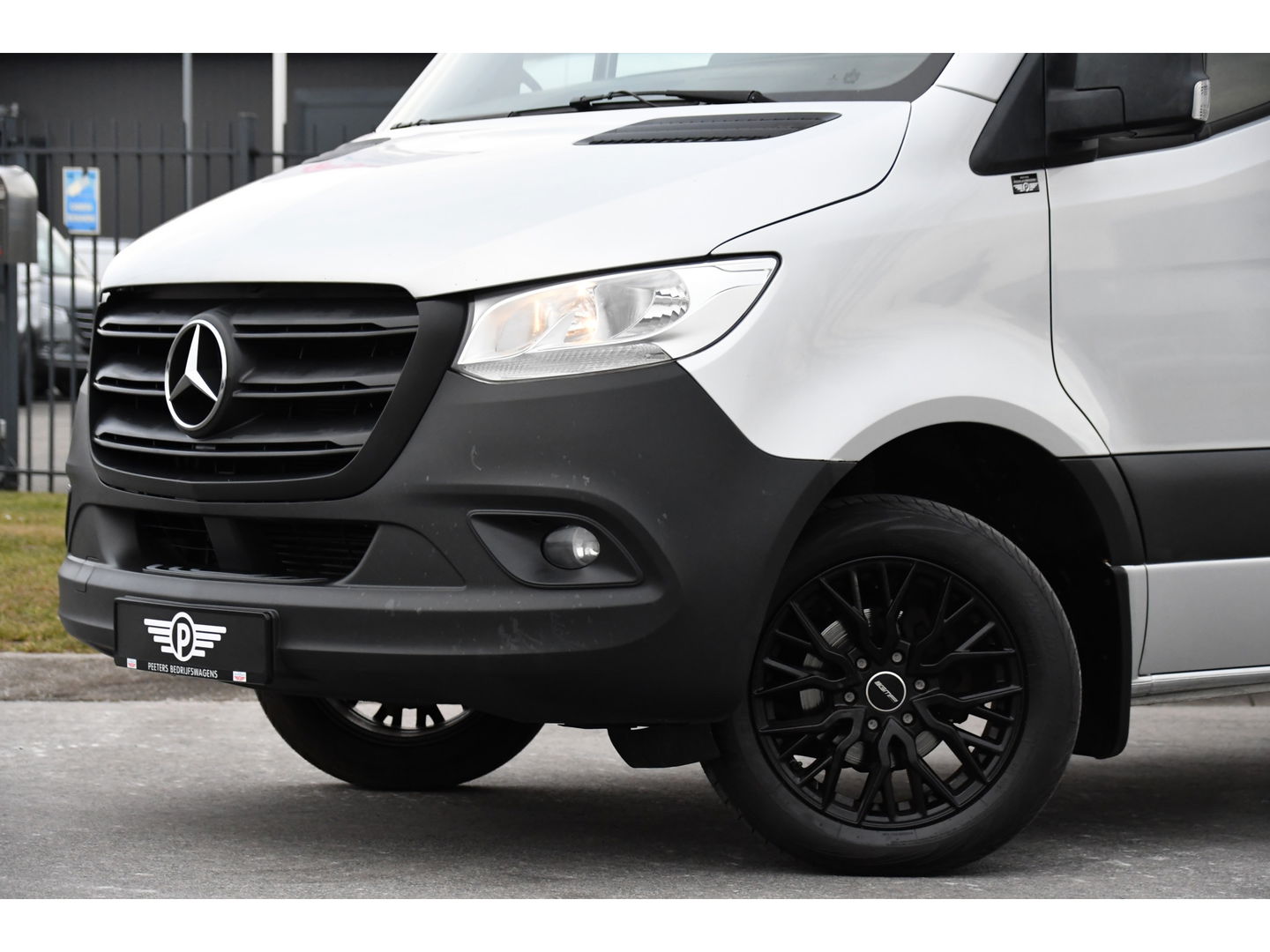 Mercedes-Benz Sprinter 319 V6 3.0 CDI L2H2 PB Edition Camera, Cruise, Stoelverwarming, 190pk, Standkachel, Airco, Uniek!