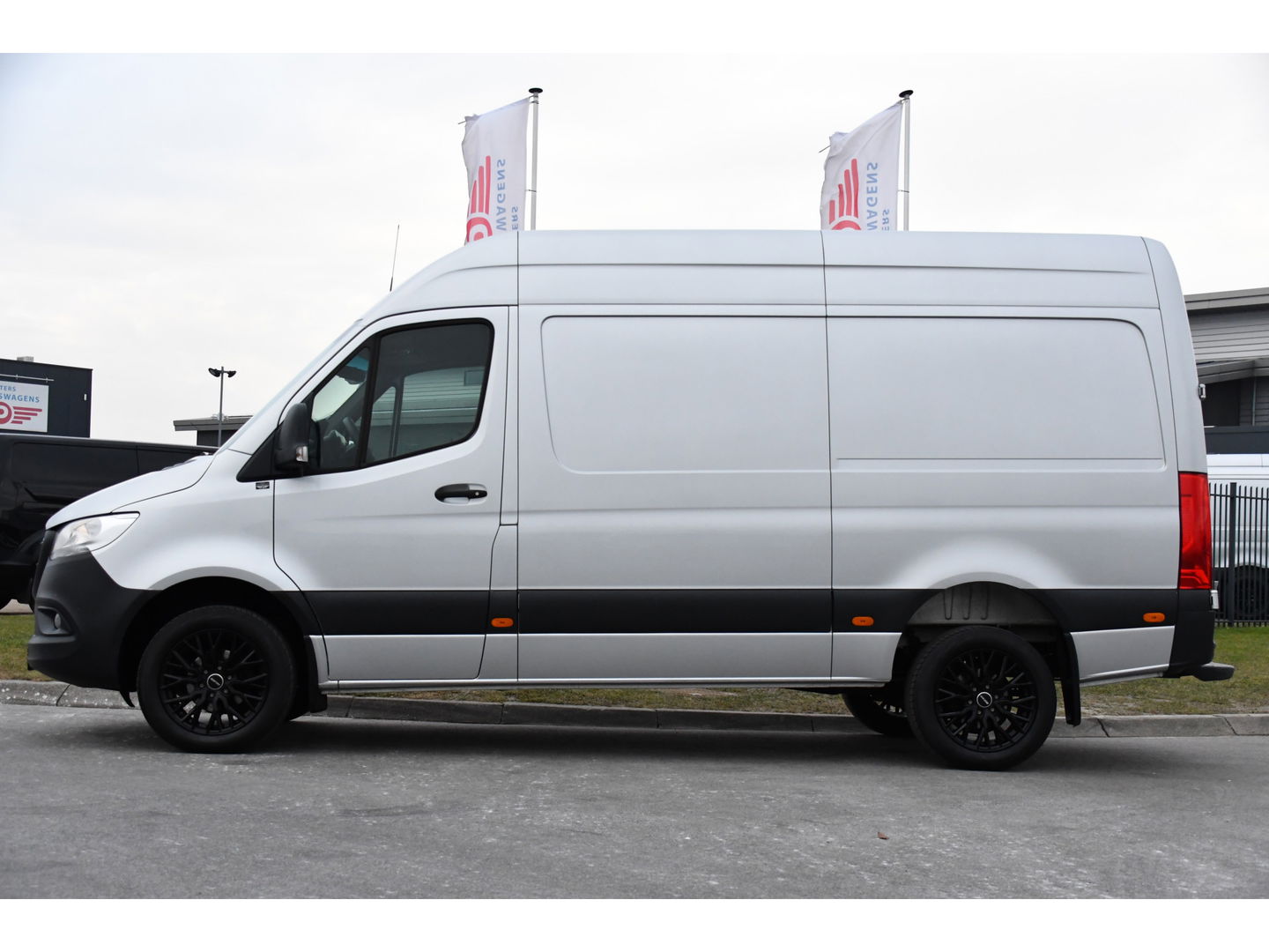 Mercedes-Benz Sprinter 319 V6 3.0 CDI L2H2 PB Edition Camera, Cruise, Stoelverwarming, 190pk, Standkachel, Airco, Uniek!