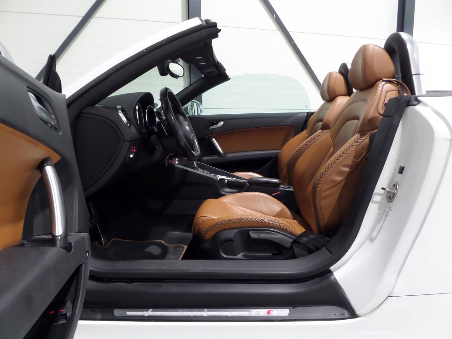 Audi TT Roadster 2.0 TTS Quattro 272PK "Origineel NL!" Cognac Baseball Leer I Automaat Stoelverwarming Bose Xenon-LED Bluetooth