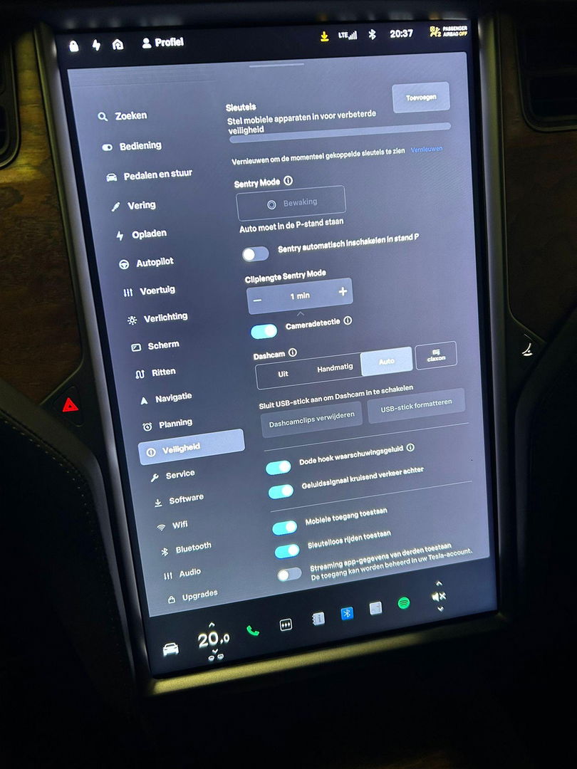 Tesla Model X Long Range / SOH 86% / Lederen bekleding / Trekhaak / Autopilot / Carbon pakket / Camera / Stoelen+stuurwiel verwarming / Luchtvering