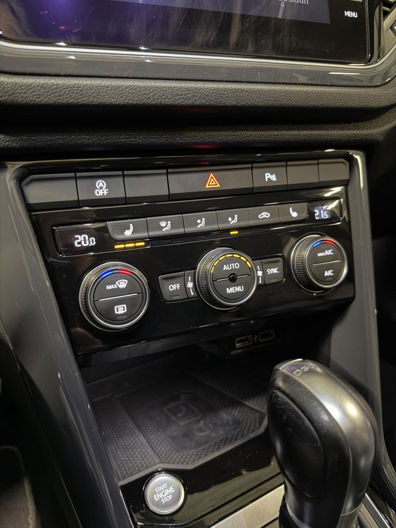 Volkswagen T-Roc 1.5 TSI R-line Pano Virtual Trekhaak Beats