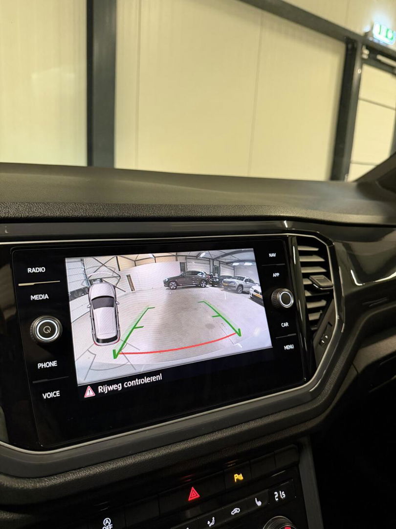 Volkswagen T-Roc 1.5 TSI R-line Pano Virtual Trekhaak Beats
