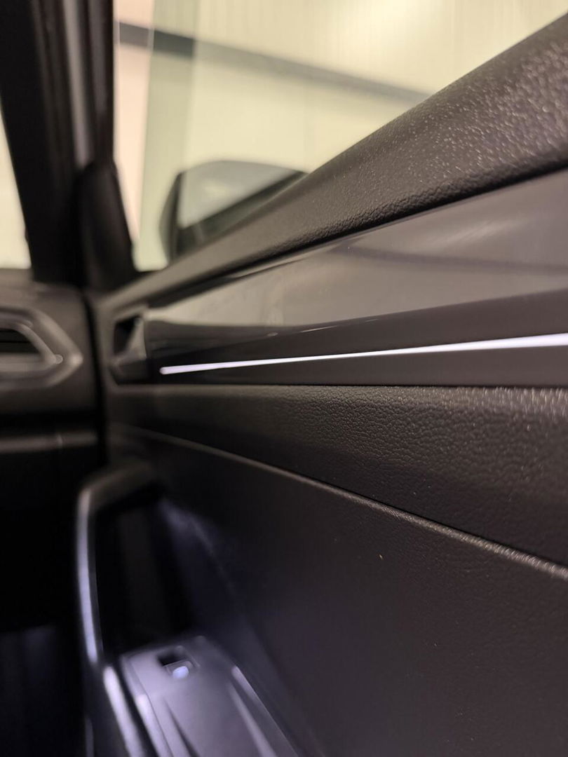 Volkswagen T-Roc 1.5 TSI R-line Pano Virtual Trekhaak Beats